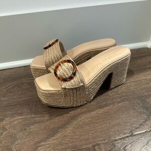 Gianni Bini Tan Platform Sandals with Tortoise Detail